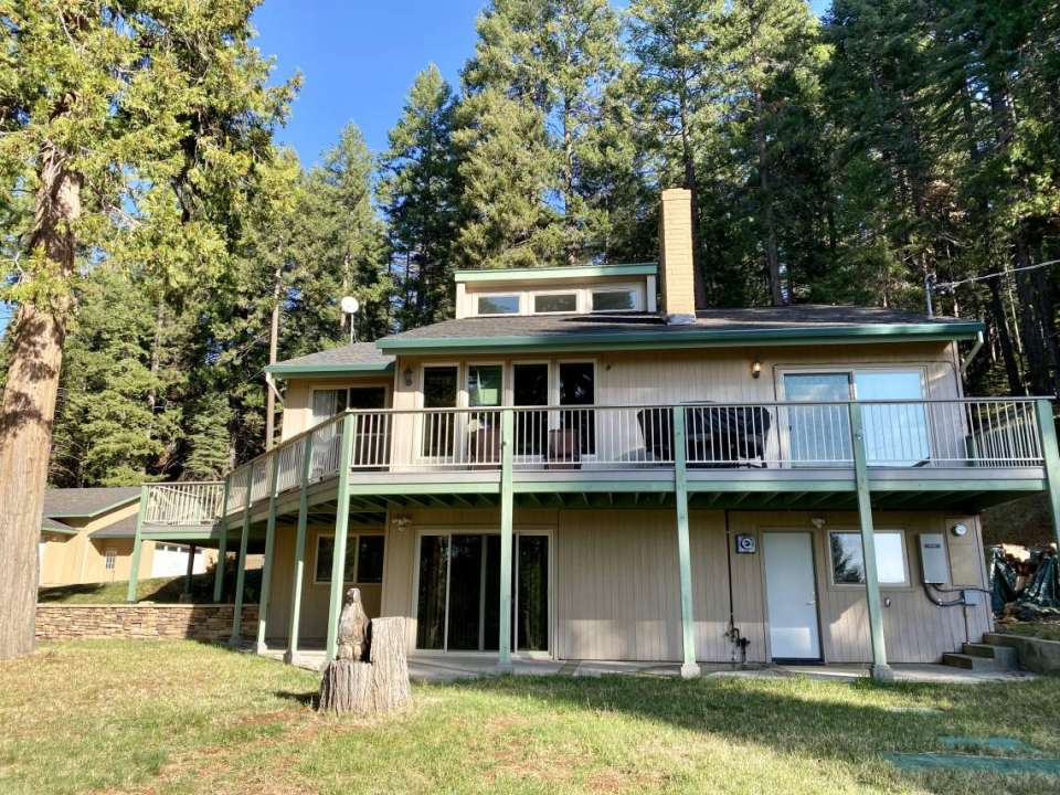 Eastside Oasis- 5810 Highway 147 East Shore Lake Almanor