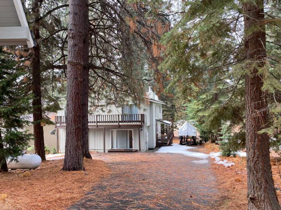 Campion- 1020 Peninsula Dr.- Lake Almanor Country Club