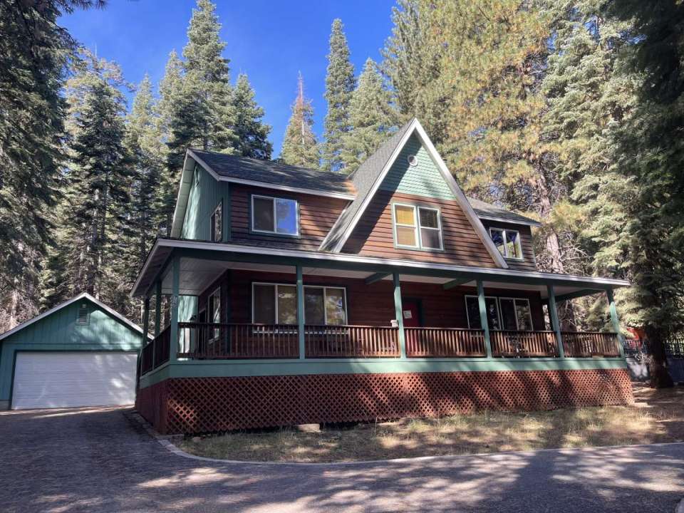 Drews 909 Peninsula Drive- Lake Almanor Country Club