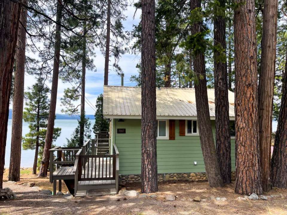 Joseph’s Eastshore Escape- 7007 Highway 147 Lake Almanor