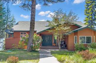 Young’s Lakefront – 1279 Lassen View Drive Lake Almanor Country Club